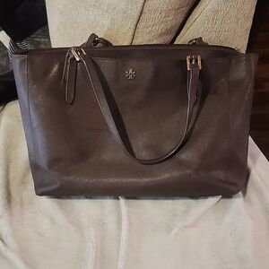 Large chocolate brown Tory Burch bag . Used but in perfect condition